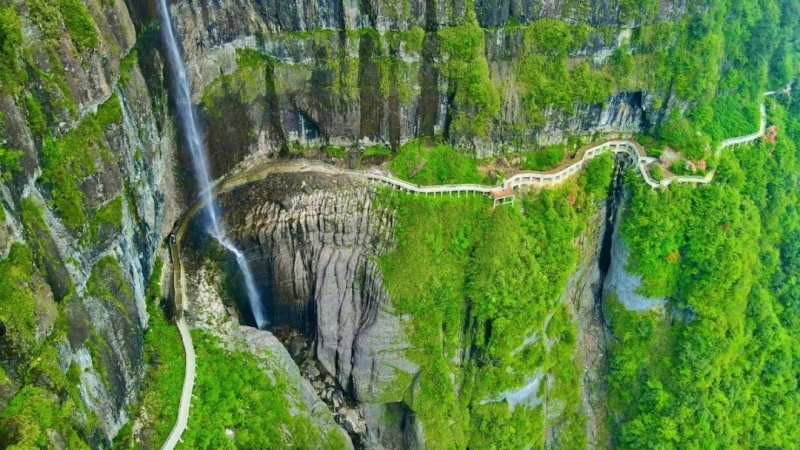 【瓦屋山|兰溪绝壁】打卡“绝壁上的画廊栈道”瀑布,感受极致徒步体验