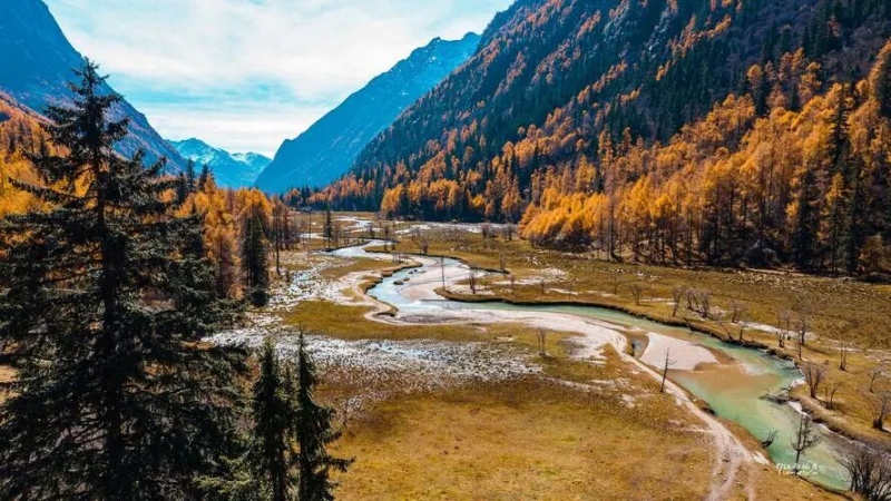 【秋色|长坪沟1日】层林尽染东方阿尔卑斯山,单日徒步金秋长坪沟