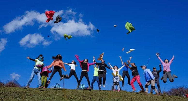 【熊猫坪】走进高山草原,雪地撒欢打滚