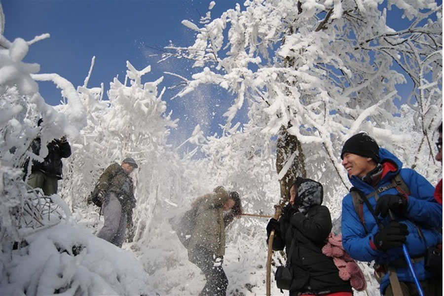 【冰雪赵公山】挑战成都户外第一山!雪地考取户外入门晋级证书