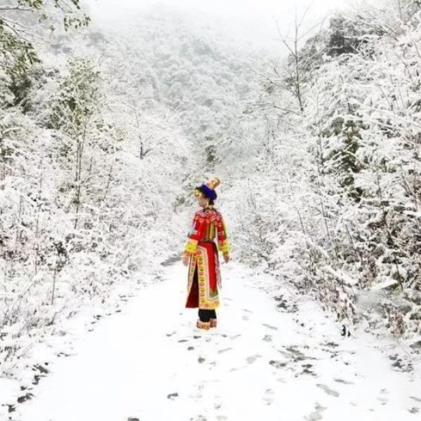 【冬雪小寨子沟】淳朴羌寨,冰雪山谷,热情篝火