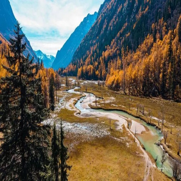 【秋色|长坪沟1日】层林尽染东方阿尔卑斯山,单日徒步金秋长坪沟